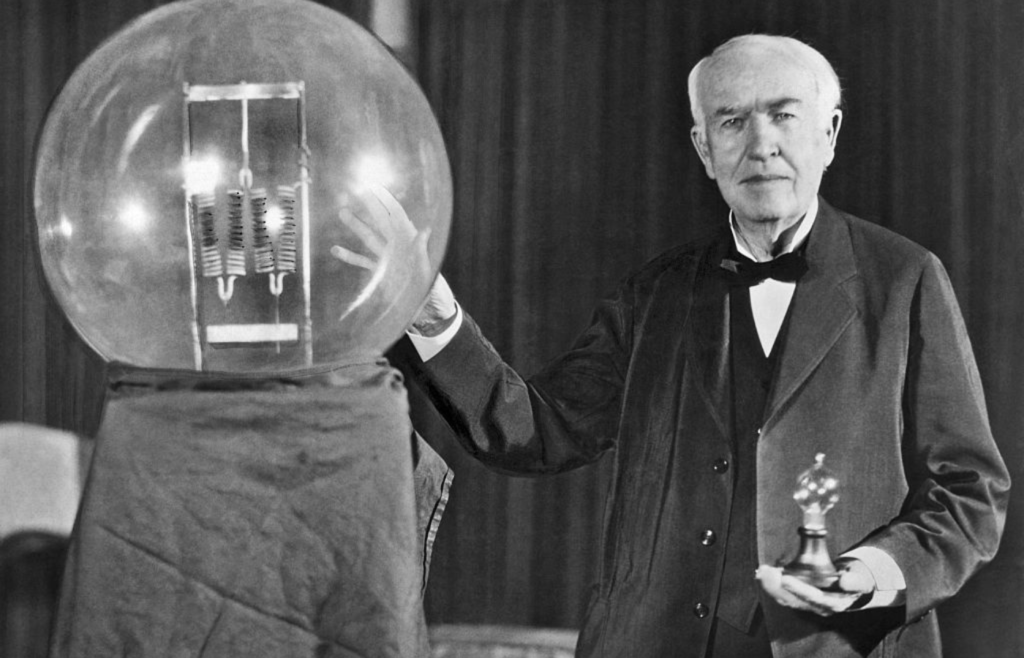 thomas edison's invention of bulb